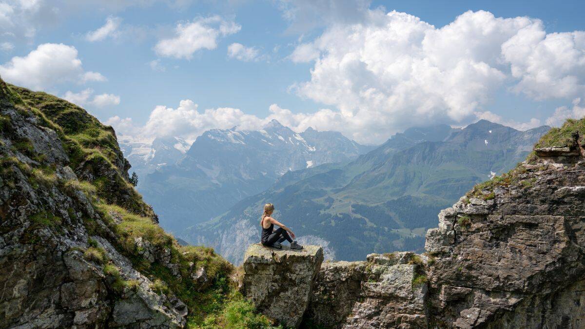 Egal ob Reisen, Shopping, Kochen: Werbung, die sich nach den Interessen der User:innen richtet, kommt besser an als Cookie-Tracking.