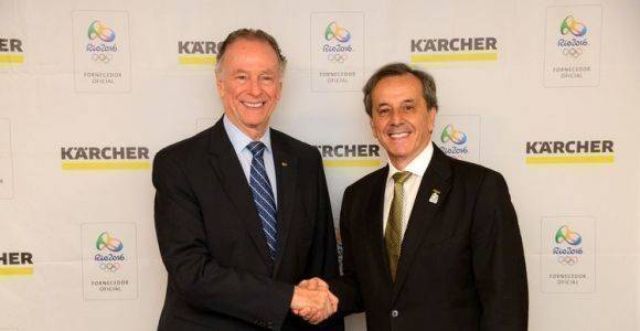 Der Vertrag ist unterschrieben.