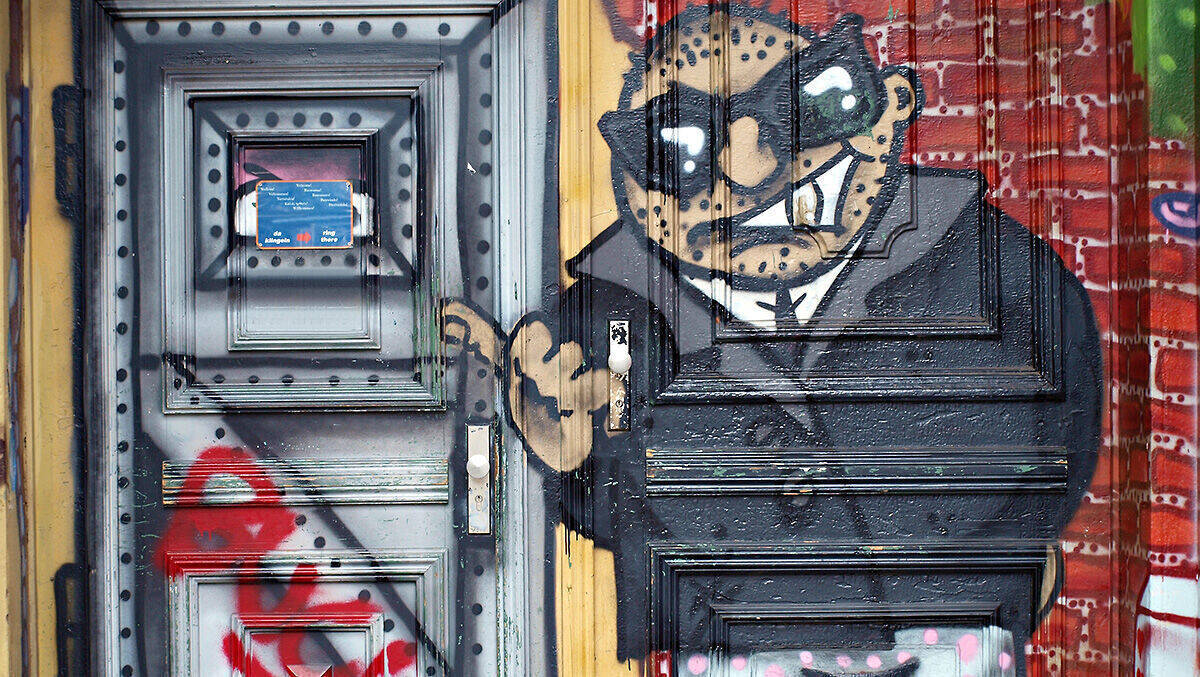 Die Publisher müssen wieder in die Gatekeeper-Position zurückkehren, in der sie einst waren, fordert Autor Jochen Schlosser.