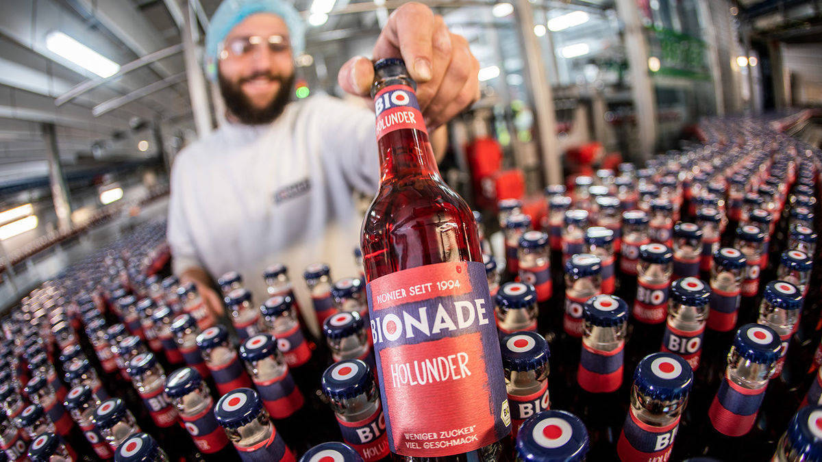 Bionade gehört seit 2018 zu Hassia. Die wollen mit der Brause jetzt wieder angreifen.