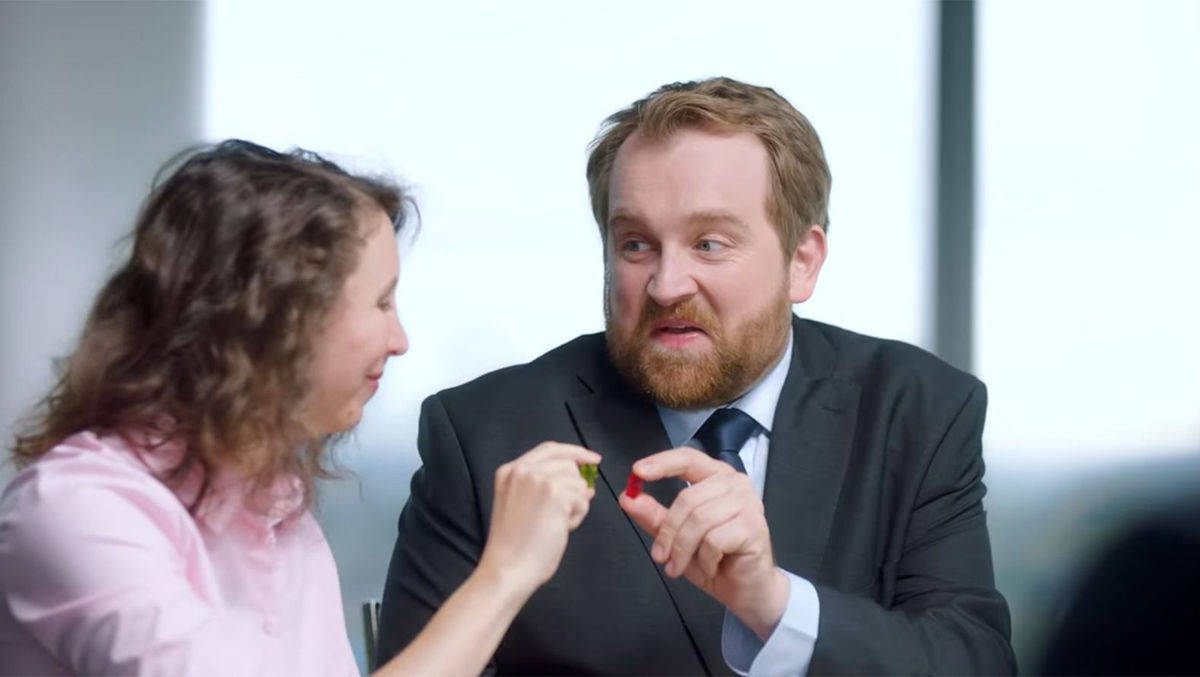 Erwachsene mit Kinderstimmen sollen Lust auf Haribo-Produkte machen. Das gelingt nur partiell.
