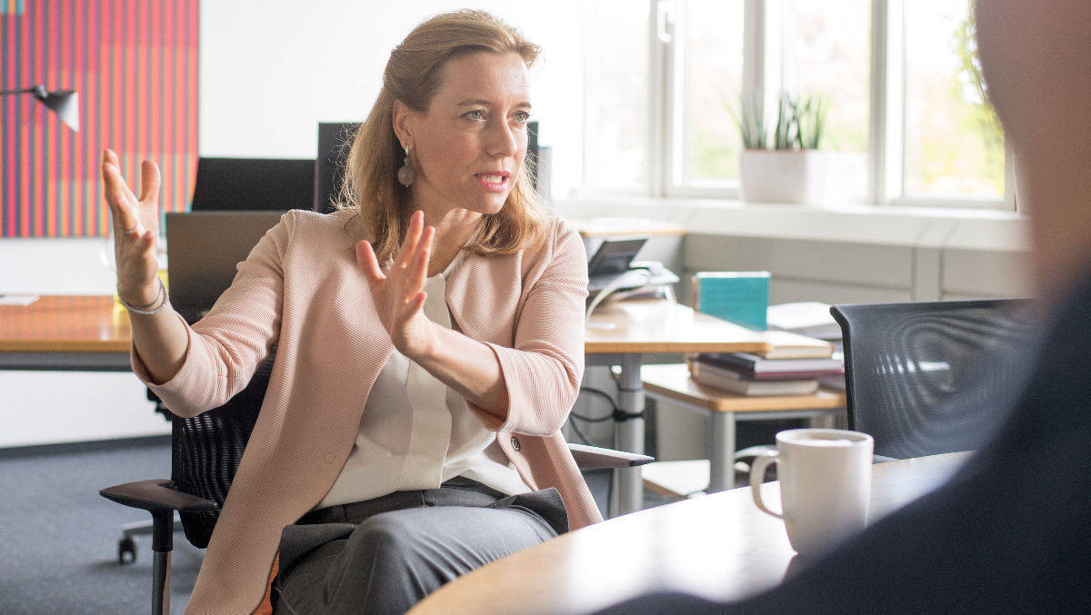 Mercedes-Benz-Managerin Sabine Scheunert: "KI verändert die Art, wie wir Autos bauen und verkaufen."